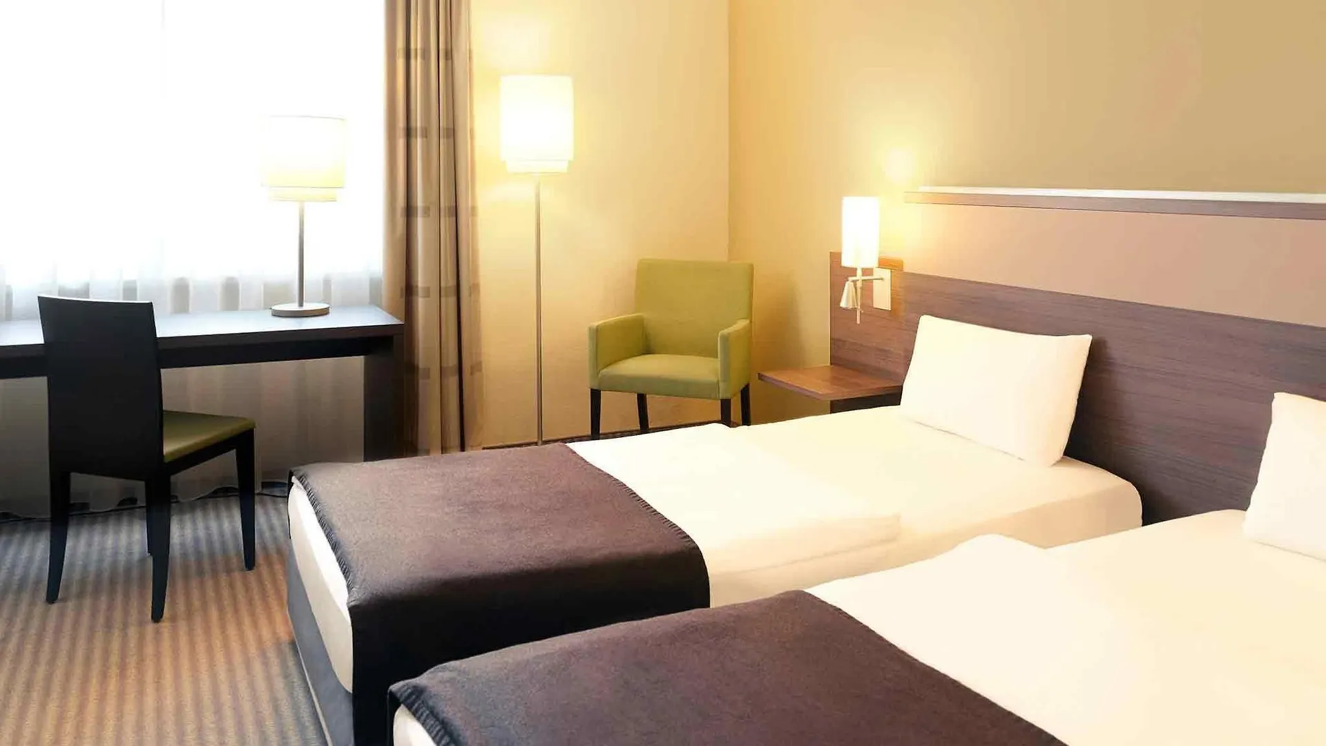 Mercure Airport Hotel Berlin Tegel Alemania