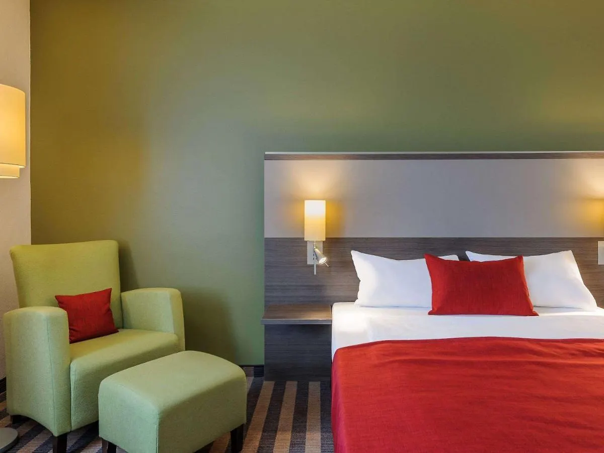 Mercure Airport Hotel Berlin Tegel 4*,